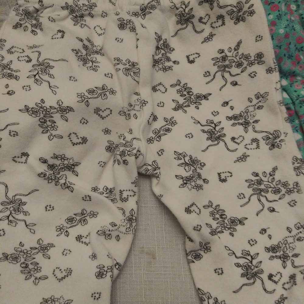 Baby Clothing New born to 12 months - Picture 2 of 3